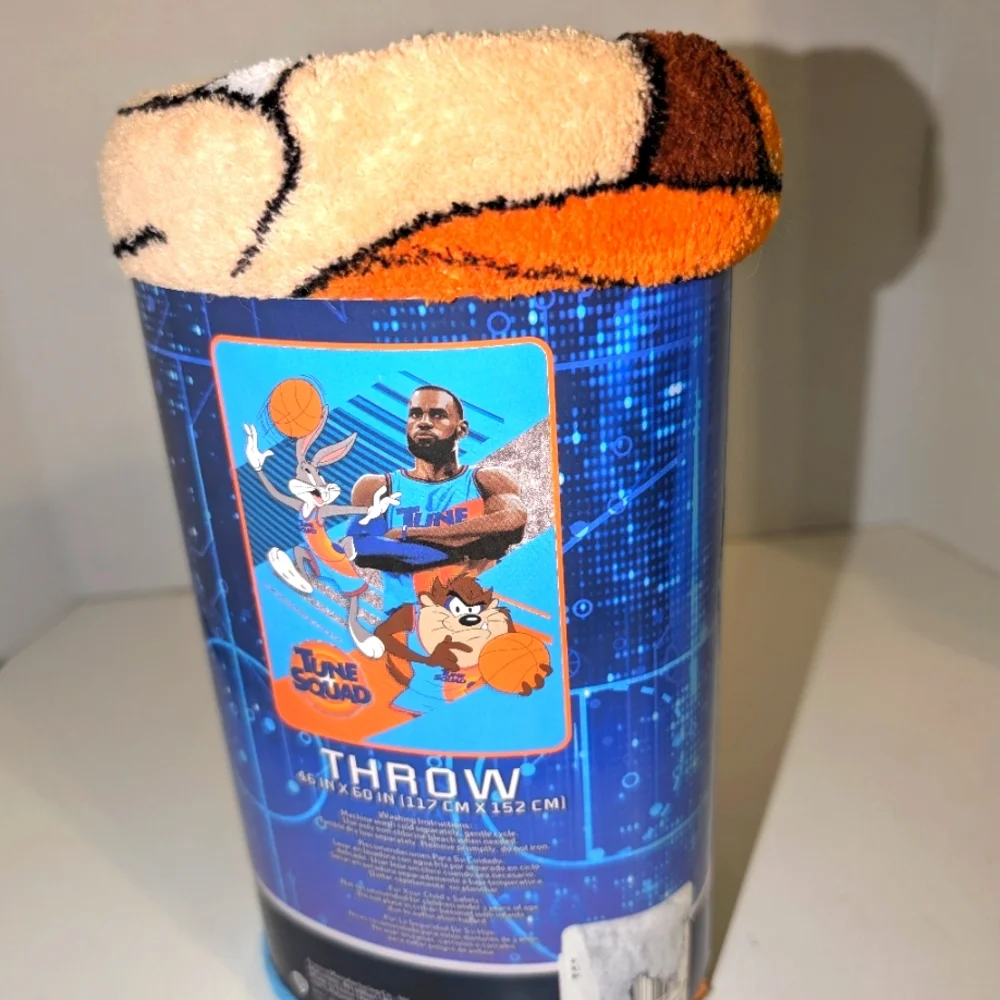 SPACE JAM: A New‎ Legacy (NEW) Soft Super Plush Throw Blanket Measures 46x60